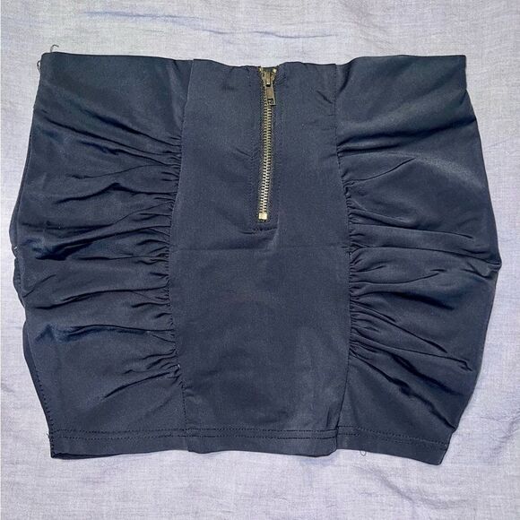 3 FOR $15 🙌🏼 Charlotte Russe Black Size Small Cinched Ruched Mini Skirt Sexy Y2K - Picture 2 of 3
